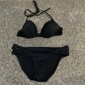 Black bikini set